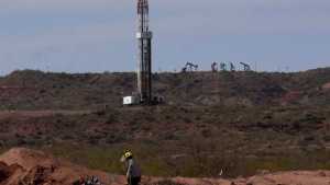 Neuquén superó los 300.000 barriles de petróleo y quedó cerca del récord histórico