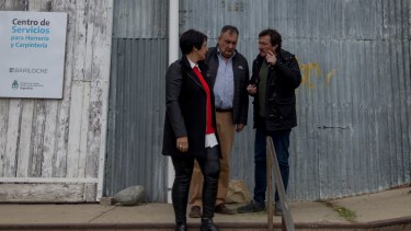 Gennuso, días atrás, con Claudio Otano, que ahora reemplazará a Gelain y Marcela Gon´zlez Abdala, jefa de Gabinete. Foto: Archivo