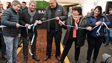 Este viernes al mediodía se inauguró la feria de Bariloche a la Carta. Foto: Chino Leiva