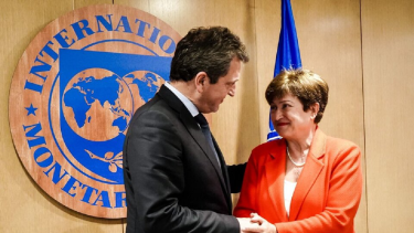 El déficit primario del 2022 fue de 2,4% y el Gobierno sobrecumplió la meta con el FMI