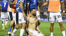 Imagen de Valoyes le pegó un pelotazo al juez de línea y Talleres pasó a la final de la Copa Argentin