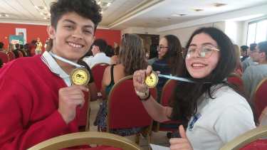 Santiago y Emilia fueron reconocidos con un primer y tercer puesto. Foto gentileza