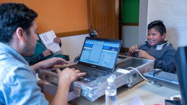 Pobladores rurales pueden tramitar o renovar el DNI o el pasaporte, sin tener que viajar a las grandes localidades. Foto: gentileza. 