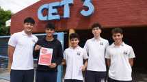 Imagen de Alumnos del CET 3 de Roca crearon un spray antibarro para botines