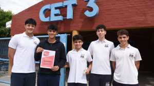 Alumnos del CET 3 de Roca crearon un spray antibarro para botines