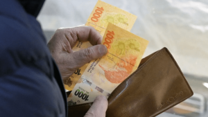 Salarios privados vs salarios públicos: ¿quiénes ganaron la carrera contra la inflación en 2022?