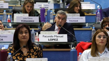 Se presentaron los  cambios en algunos artículos del Código Electoral y, como se preveía, se formalizó desde el bloque que preside Facundo López. Foto: Marcelo Ochoa