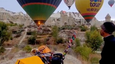 Son argentinos, van al Mundial de Qatar en bicicleta y mirá qué locura lo que les pasó en Turquía