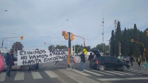 Cortes de ruta: en Senillosa fue por un joven desaparecido y en Añelo se hará si fracasa una reunión