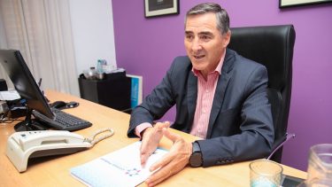 El funcionario es afiliado al Movimiento Popular Neuquino. Se incorporó a la administración pública en 1995, según recordó el propio Jorge Sapag en 2009. Foto archivo.