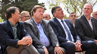 El intendende de Cipolletti Claudio Di Tella y el gobernador Alberto Weretilneck en el aniversario de Cipolletti. Foto: Archivo