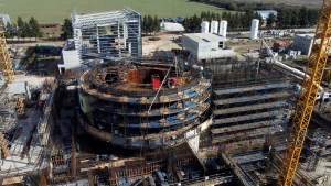 El reactor nuclear de diseño nacional CAREM tiene un 77% de avance de obra&nbsp;