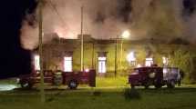 Imagen de Se incendió un caserón histórico de Darwin que fue pulpería, cine y hotel
