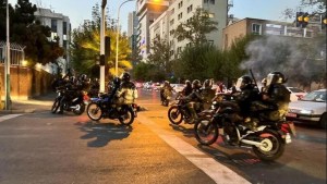 Temor por los estudiantes que se enfrentaron con la policía en Irán por la muerte de Mahsa Amini