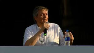 VIDEO | Máximo Kirchner entre los militantes del FdT: «la idea de ‘cárcel o bala’ ya se demostró fracasada»