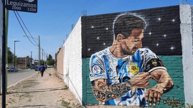 Messi tiene un nuevo mural en Neuquén. Foto: Gentileza Twitter @marubaraldo