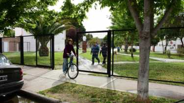 Las rejas se encuentran terminadas en un 97 por ciento. Foto César Izza