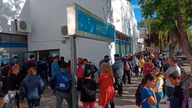 En diciembre ANSES otorga distintos beneficios para los planes vigentes. Foto César Izza. 