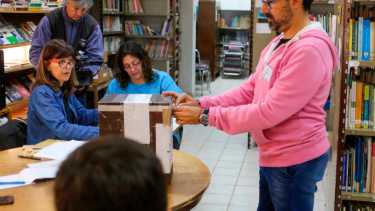Comenzaron las elecciones de Unter en la seccional Roca. Foto: Juan Thomes