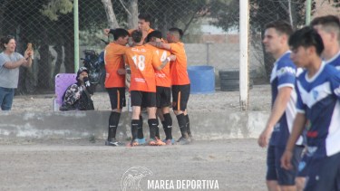Deportivo Las Grutas estará obliga a ganar por varios goles frente a Patagones en la última fecha. Foto Archivo: gentileza Marea Deportiva.