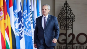 Qué es la gastritis erosiva, el cuadro que sufrió Alberto Fernández en Bali