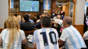 La demanda de energía en todo el país reflejó el parate de actividades que marcó el partido debut de la selección.