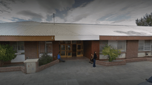 Neuquén: Una niña salió sola a la vereda en horario de clases y «los maestros no se dieron cuenta»