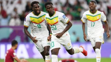 Bamba Dieng anotó el último de los tres goles de Senegal sobre Qatar. 