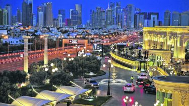 Qatar será una sede inédita y llena de controversias para la Copa del Mundo. (AP Foto/Kamran Jebreili, archivo)