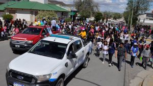 Cientos de vecinos “rodaron” por las calles de Jacobacci para visibilizar la inclusión