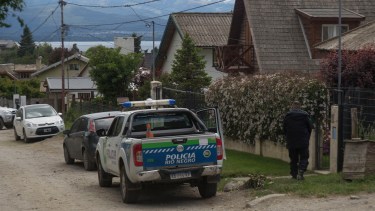 El allanamiento en Bariloche se realizó en la calle Amancay, en Melipal (Foto: Marcelo Martínez)