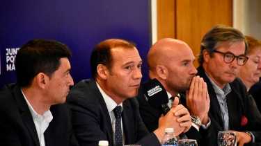 El gobernador Omar Gutiérrez celebró la visita de los embajadores. Foto: Matías Subat. 