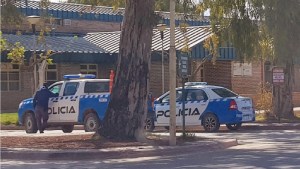 Familias a los golpes en la guardia del hospital de Centenario 