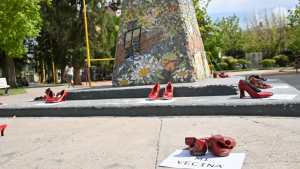 Los femicidios sin resolver de Cipolletti quedaron atados a zapatos rojos