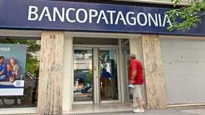 Una mujer fue asaltada cuando salía del cajero en Cipolletti