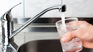 Ocho barrios de Neuquén no tendrán agua por una obra de Epas 