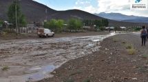 Imagen de El pueblo devastado por la tormenta en Neuquén: aludes y agua en las casas