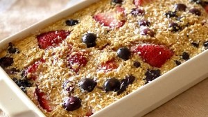 Torta de avena y frutillas facilísima