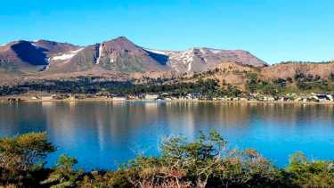 La vecina explicó que no hay carteles en ninguna parte de la costa que alerte sobre los riesgos del lago. Foto: Archivo