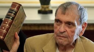 Premio Cervantes para el venezolano Rafael Cadenas, el poeta rebelde y antichavista
