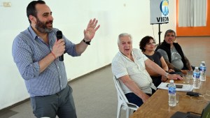 Oscar Cuartango brindó charlas sobre los «Desafíos del Mundo del Trabajo» en Viedma