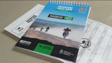 El logo de Nación figura en  la folletería y en el material promocional que se les entregó a los corredores del Dakar amateur, al que accedió un periódico web de Sierra Grande llamado “Pido la Palabra” / Crédito: 'Pido la Palabra'