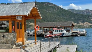 Investigan la muerte de un joven que apareció en el lago Lacar, en San Martín de Los Andes