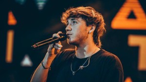 Paulo Londra lanzó, junto al cantante colombiano Feid, su nuevo single «A veces»