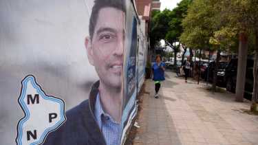 La cartelería de Koopmann para la campaña que no fue. Foto: Matías Subat.