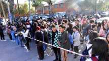 Imagen de Video: Alumnos niegan bullying en escuela de Roca y piden la expulsión de un adolescente «agresor»