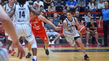 Matías Eidintas fue clave con su aporte goleador en la victoria del Depo.