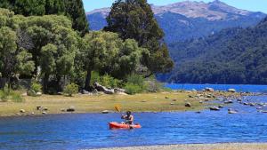 Qué hacer en Villa Pehuenia Moquehue en estos días de sol de primavera