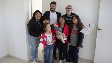 Cinco familias de Guardia Mitre recibieron nuevas viviendas