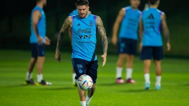 "Todo está bien", aseguró Rodrigo De Paul en sus redes sociales. (AP Photo/Jorge Saenz)